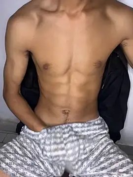 Snapshot of Hamza-Maroki chatting on 25, 10, 2025 Hamza-Maroki online show from 25, 10, 2025