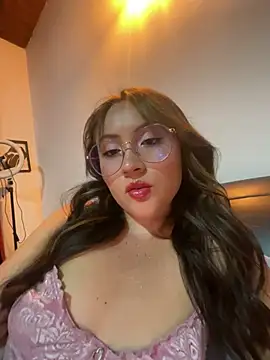 ValentinaOrtiz3 online show from 18, 2, 2025