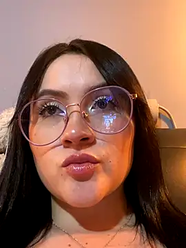 ValentinaOrtiz3 online show from 18, 10, 2025