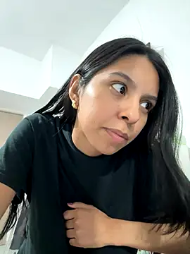 Snapshot of Valeedoll chatting on 25, 11, 2025 Valeedoll online show from 25, 11, 2025