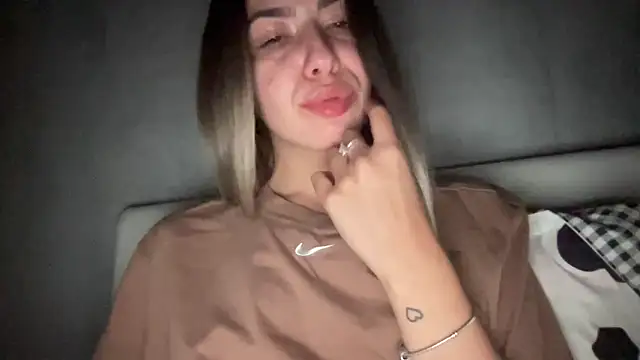 Snapshot of sarrah_rossy chatting on 14, 9, 2025 sarrah rossy online show from 14, 9, 2025