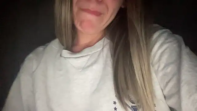 Snapshot of sarrah_rossy chatting on 16, 9, 2025 sarrah rossy online show from 16, 9, 2025