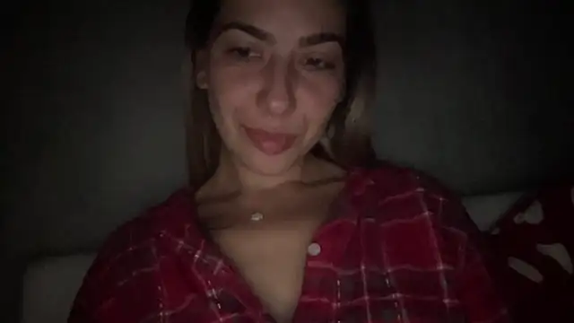 Snapshot of sarrah_rossy chatting on 21, 10, 2025 sarrah rossy online show from 21, 10, 2025