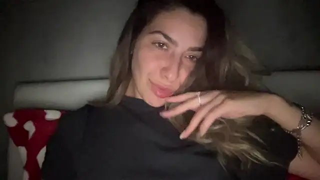 Snapshot of sarrah_rossy chatting on 31, 10, 2025 sarrah rossy online show from 31, 10, 2025