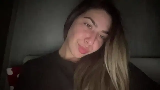 Snapshot of sarrah_rossy chatting on 3, 11, 2025 sarrah rossy online show from 3, 11, 2025