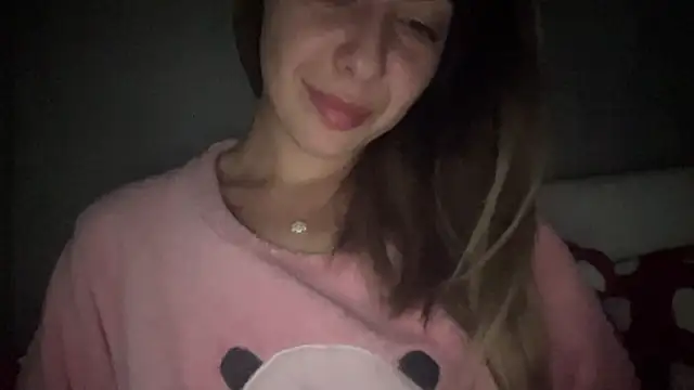 Snapshot of sarrah_rossy chatting on 4, 11, 2025 sarrah rossy online show from 4, 11, 2025