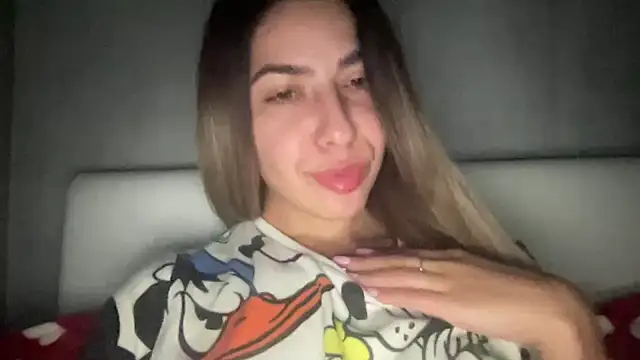 Snapshot of sarrah_rossy chatting on 6, 11, 2025 sarrah rossy online show from 6, 11, 2025