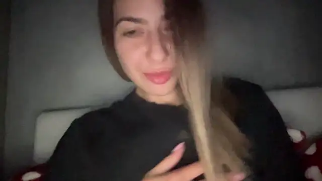 Snapshot of sarrah_rossy chatting on 12, 11, 2025 sarrah rossy online show from 12, 11, 2025