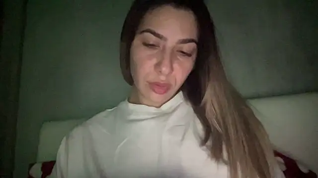 Snapshot of sarrah_rossy chatting on 19, 11, 2025 sarrah rossy online show from 19, 11, 2025