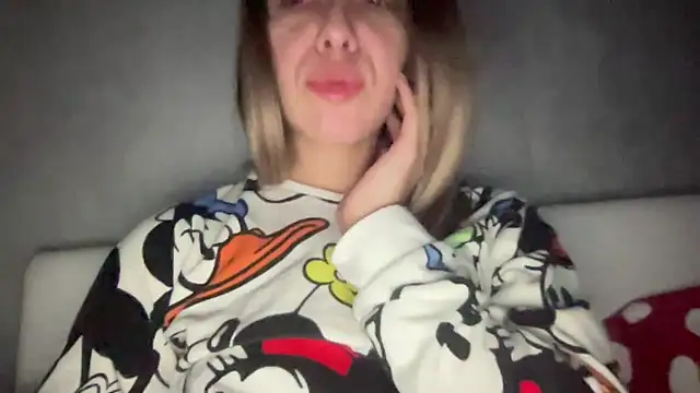 Snapshot of sarrah_rossy chatting on 23, 11, 2025 sarrah rossy online show from 23, 11, 2025