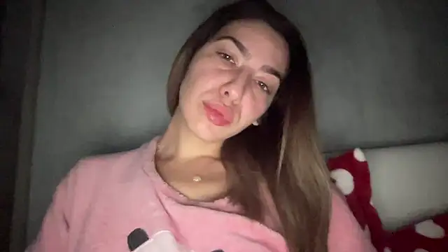 Snapshot of sarrah_rossy chatting on 26, 11, 2025 sarrah rossy online show from 26, 11, 2025