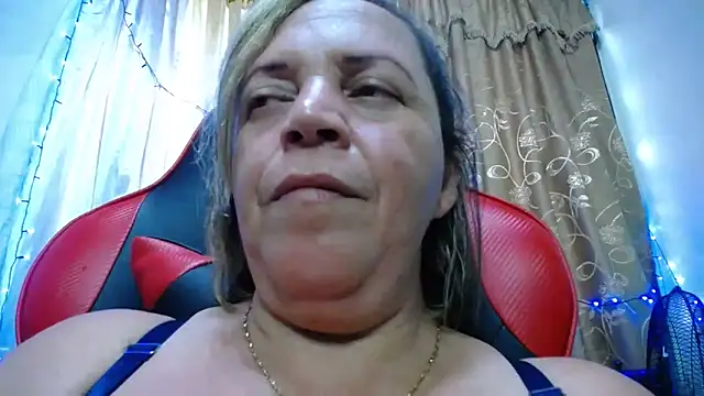 Snapshot of alina_maturehot chatting on 16, 9, 2025 alina maturehot online show from 16, 9, 2025