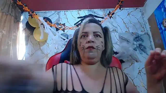 Snapshot of alina_maturehot chatting on 31, 10, 2025 alina maturehot online show from 31, 10, 2025