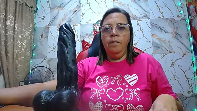 Snapshot of alina_maturehot chatting on 23, 12, 2025 alina maturehot online show from 23, 12, 2025