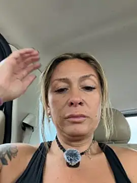 bossyroxy84 online show from 15, 5, 2026