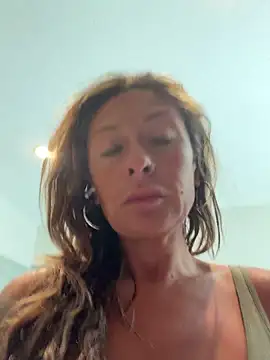 Snapshot of bossyroxy84 chatting on 8, 7, 2026 bossyroxy84 online show from 8, 7, 2026