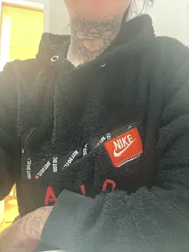 inkedgirl99 online show from 11, 2, 2025