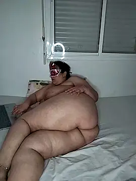 salma11125 online show from 10, 3, 2025