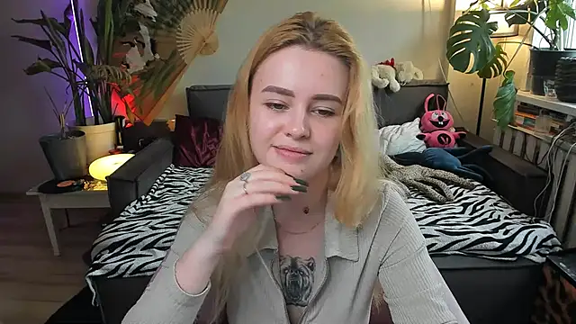 Alexa Pirs online show from 7, 4, 2026