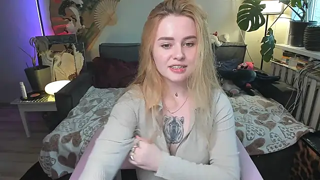 Snapshot of Alexa_Pirs chatting on 17, 4, 2026 Alexa Pirs online show from 17, 4, 2026