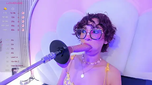 Snapshot of linda_sofi__ chatting on 9, 3, 2025 linda sofi online show from 9, 3, 2025