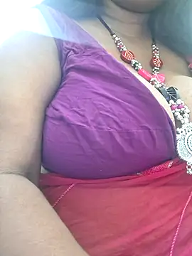 Snapshot of SX-JUHI chatting on 7, 10, 2025 SX-JUHI online show from 7, 10, 2025