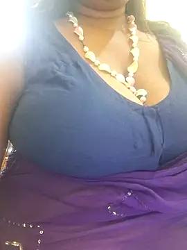 Snapshot of SX-JUHI chatting on 6, 11, 2025 SX-JUHI online show from 6, 11, 2025