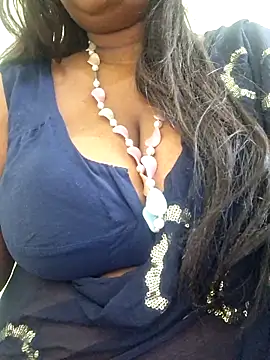 Snapshot of SX-JUHI chatting on 14, 11, 2025 SX-JUHI online show from 14, 11, 2025