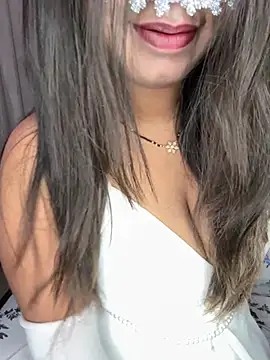 Snapshot of WifyHubby_38 chatting on 24, 2, 2026 WifyHubby 38 online show from 24, 2, 2026