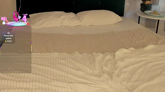 Snapshot of Lina_Kiss_Me chatting on 15, 12, 2025 Lina Kiss Me online show from 15, 12, 2025