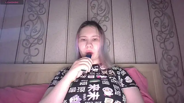 Little kitsune1707 online show from 29, 9, 2025