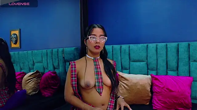 MariamLaraa online show from 28, 2, 2025