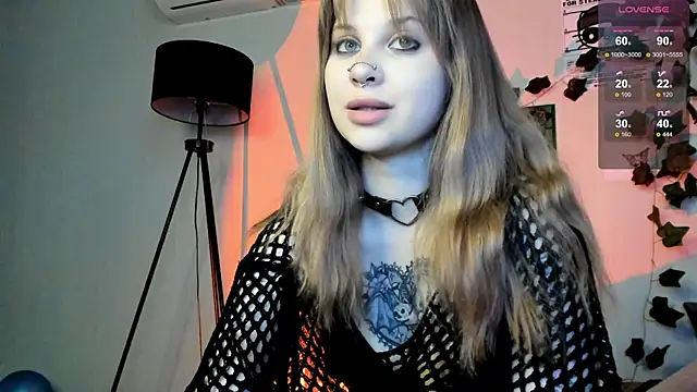 Snapshot of marynixoxo chatting on 7, 3, 2025 marynixoxo online show from 7, 3, 2025