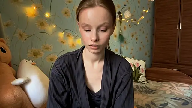 BeckyDwinell online show from 7, 3, 2025