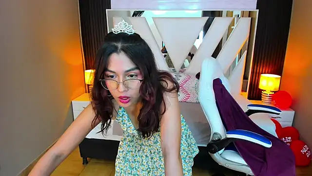 Snapshot of Cristin_Petite chatting on 18, 2, 2025 Cristin Petite online show from 18, 2, 2025