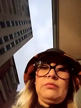 CandieGilson   online show from 18, 11, 2025