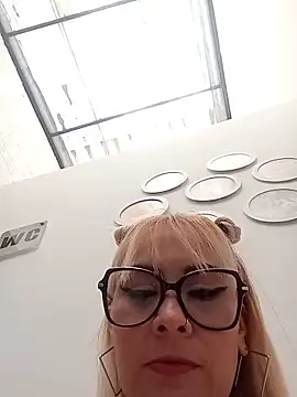 CandieGilson   online show from 11, 5, 2026