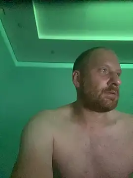 Krzysiekg123 online show from 17, 10, 2025