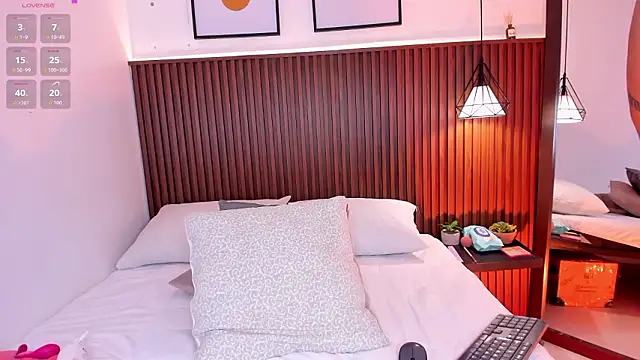 julietaevanns online show from 3, 2, 2026