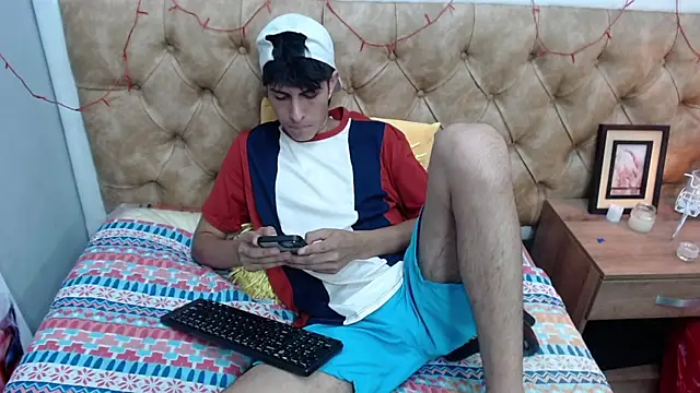 Snapshot of Estiv18_ chatting on 27, 2, 2025 Estiv18 online show from 27, 2, 2025