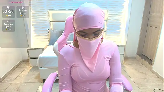 Zafira kazenn online show from 4, 3, 2025