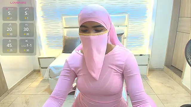 Zafira kazenn online show from 5, 3, 2025