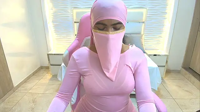 Zafira kazenn online show from 12, 3, 2025