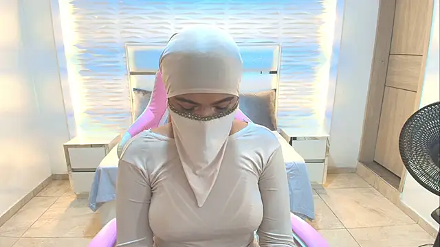 Zafira kazenn online show from 17, 3, 2025