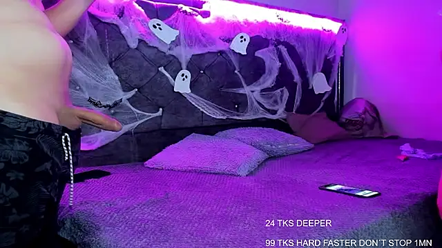 EmilyPacho  online show from 16, 10, 2025