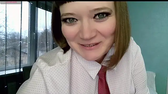 Snapshot of LizaMilfa chatting on 8, 11, 2025 LizaMilfa online show from 8, 11, 2025