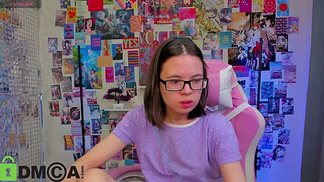 Snapshot of Chio_Mio chatting on 12, 10, 2025 Chio Mio online show from 12, 10, 2025