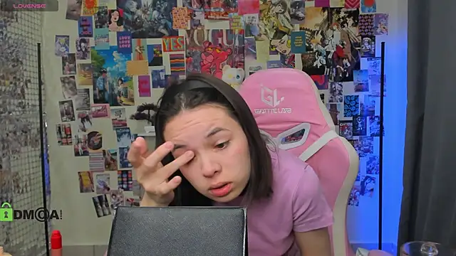 Snapshot of Chio_Mio chatting on 25, 10, 2025 Chio Mio online show from 25, 10, 2025