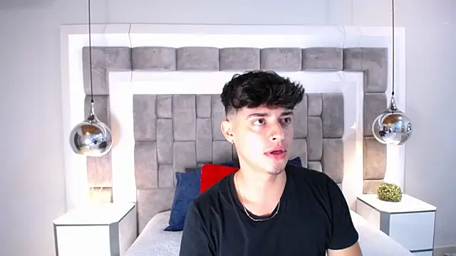 Snapshot of DrakeCollinss chatting on 13, 2, 2025 DrakeCollinss online show from 13, 2, 2025