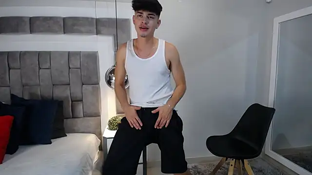 Snapshot of DrakeCollinss chatting on 17, 2, 2025 DrakeCollinss online show from 17, 2, 2025